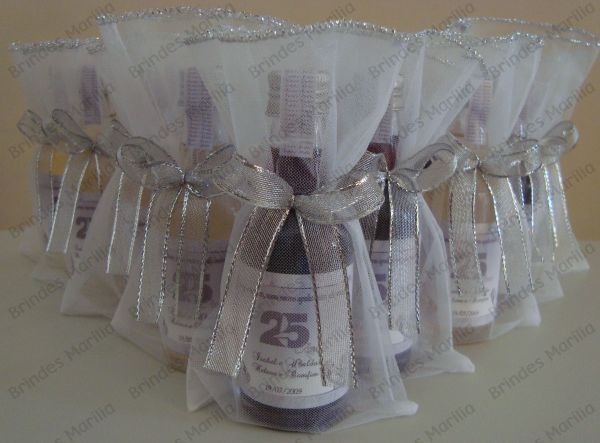 50 mini vinhos 50 ml personalizados para casamento