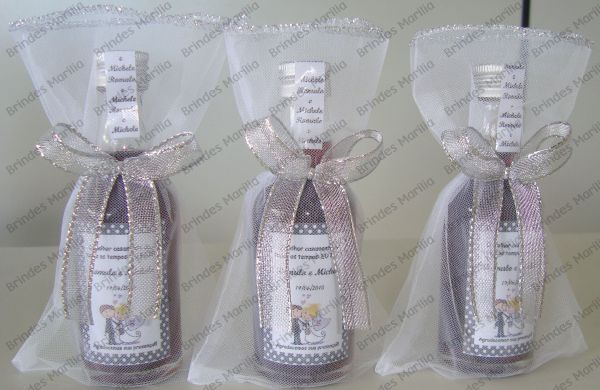 10 Lembrancinhas de Casamento - Mini vinho Personalizado